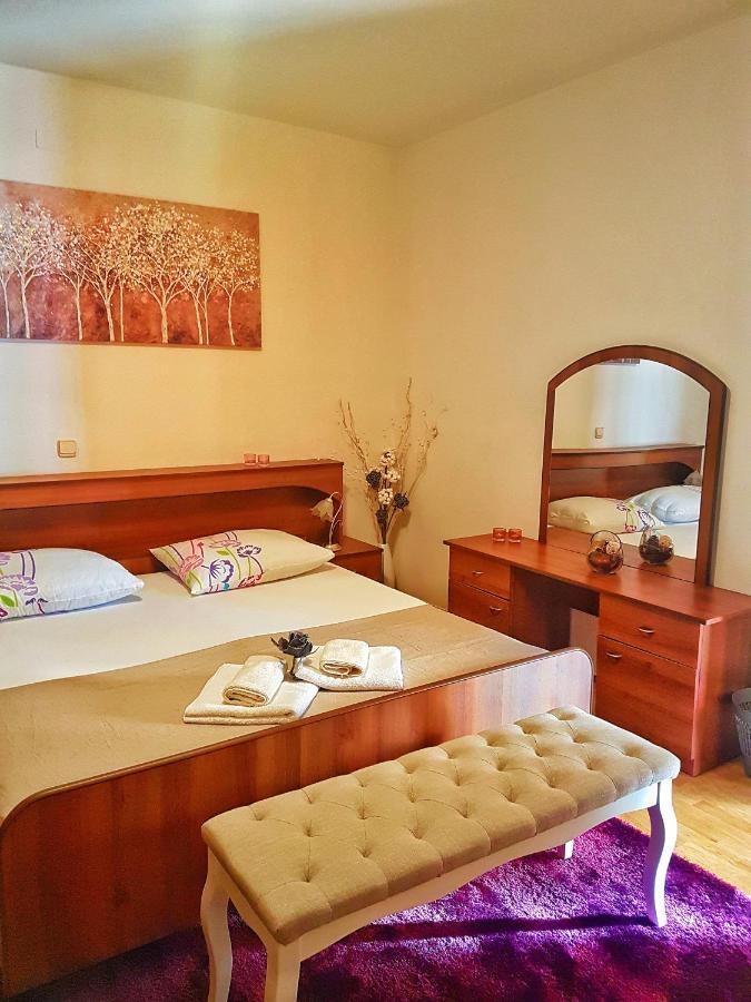 Holiday House Pasjak Sapjane Dış mekan fotoğraf