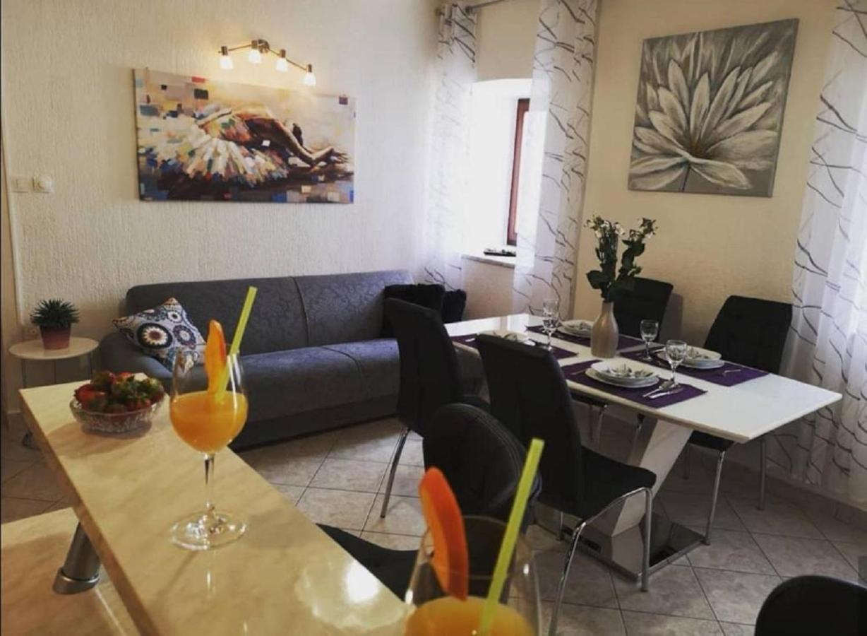 Holiday House Pasjak Sapjane Dış mekan fotoğraf
